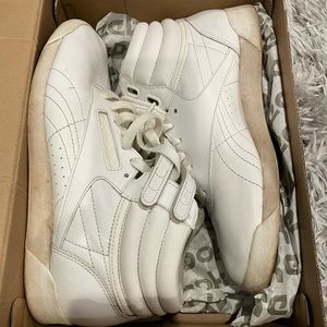 Woman’s sneakers
